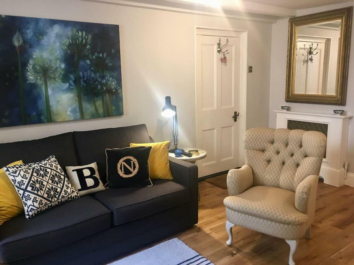 Beautiful 1Br Apartment In Historic St Aubin House Exteriör bild