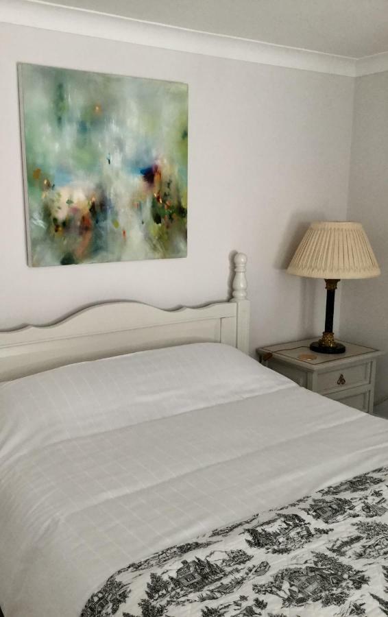 Beautiful 1Br Apartment In Historic St Aubin House Exteriör bild