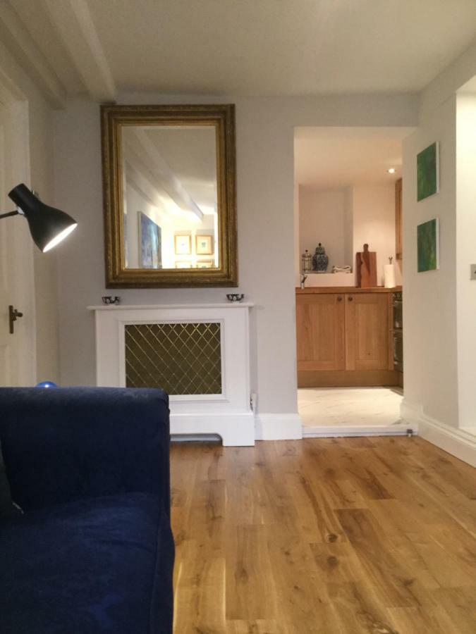 Beautiful 1Br Apartment In Historic St Aubin House Exteriör bild