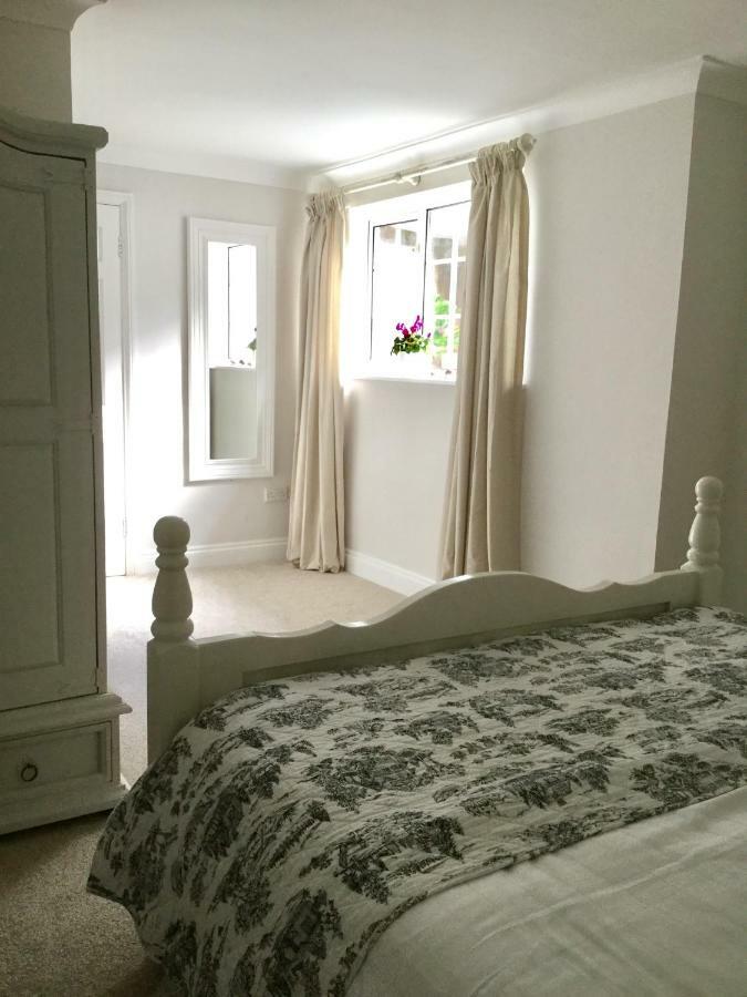 Beautiful 1Br Apartment In Historic St Aubin House Exteriör bild