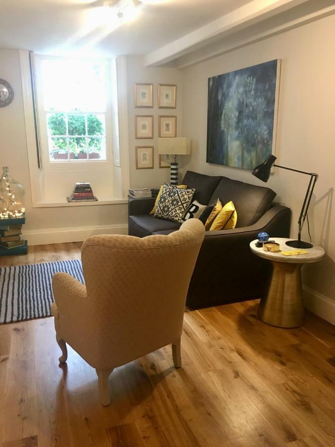 Beautiful 1Br Apartment In Historic St Aubin House Exteriör bild